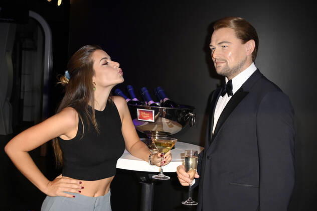 Maxime Herbord bei der Enthüllung der Wachsfigur von Leonardo DiCaprio im Madame Tussauds. Berlin, 31.08.2021