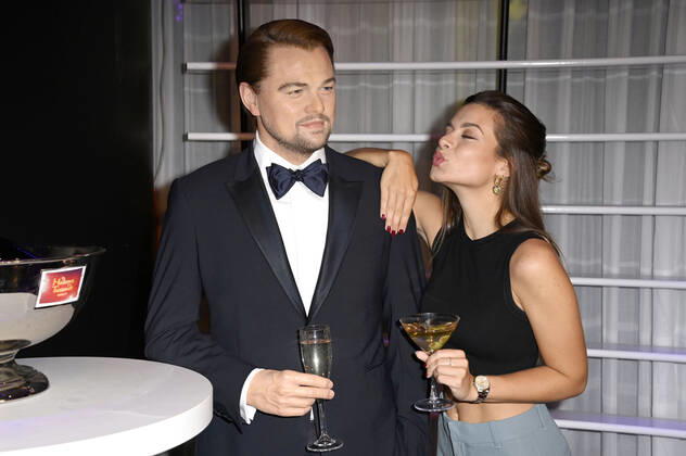 Maxime Herbord bei der Enthüllung der Wachsfigur von Leonardo DiCaprio im Madame Tussauds. Berlin, 31.08.2021