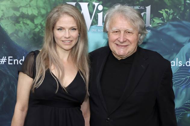 Peter Urban mit Ehefrau Laura bei der Premiere von Wicked - Das Musical im Stage Theater Neue Flora. Hamburg, 05.09.2021