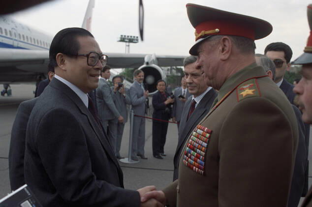 Jiang Zemin visits Soviet Union 6607529 15.05.1991 A delegation from China visits the Soviet Union on May 15-19, 1991. From right: USSR Defense Minister Dmitry Yazov greets Secretary General of the Central Committee of the Chinese Communist Party Jiang Zemin. Vyacheslav Moscow Russia  Copyright: xVyacheslavx