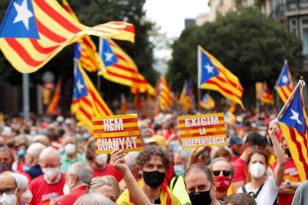 Bilder des Jahres 2021, News 09 September News Themen der Woche KW36 News Bilder des Tages People during a demonstration organized by ANC on occasion of the Day of Catalonia, Diada , on 11 september, in Barcelona, Catalonia,Spain. The Diada is celebrated annually on 11 September and marks the fall of Barcelona during the War of the Spanish Succession in 1714. Demonstration organized by ANC on occasion of the Day of Catalonia, Diada !ACHTUNG: NUR REDAKTIONELLE NUTZUNG!  Copyright: xAlejandroxGarciax GRAF8135 20210911-d1a653526c3a9557157e6e7521cca0529831db66