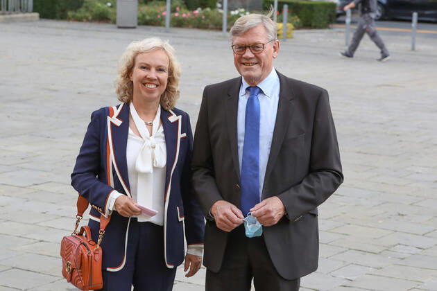 Hannover, Niedersächsischer Staatspreis 2020 Verleihung in der Staatsoper, der Preis geht an die Unternehmerin Edith Bischof und den Pianisten Igor LevitDer Niedersächsische Staatspreis für das Jahr 2020 (SIC!) geht je zur Hälfte an die Unternehmerin Edith Bischof und den Pianisten Igor Levit. Die Laudatio auf Edith Bischof hält Elke Büdenbender ( Frau unseres Bundespräsidenten, die Laudatio auf Igor Levit der Journalist und Moderator Jo Schück, unter den Gästen, Prof, Axel Haverich, mit Ehefrau Meike,