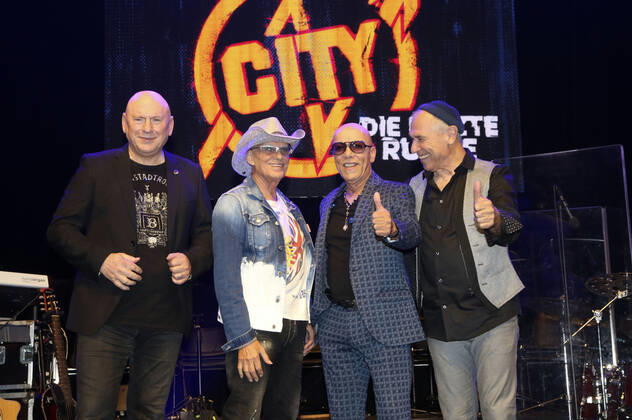Manfred Hennig, Fritz Puppel, Toni Krahl und Georgi Gogow von City beim Pressetermin anlässlich ihrer Abschiedstour 50 Jahre City - Die letzte Runde im Kesselhaus der Kulturbrauerei. Berlin, 14.09.2021