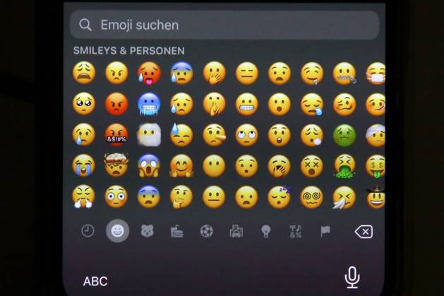 Emoji, Emojis auf einem Smartphone, iPhone Emojis am 17.09.2021 in Siegen Deutschland.