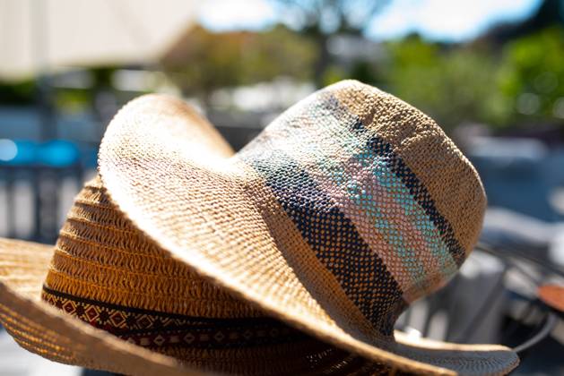 IMAGO Creative, Jahreszeit Sommer, Sonnenschutz strohhut,hut,hüte,kopfbedeckung,strohhüte