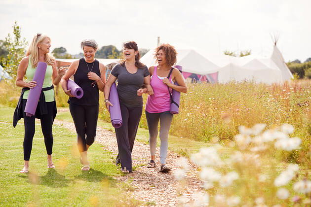 IMAGO Creative: Jahreszeit Sommer, Festivals yoga,festival,yoga retreat