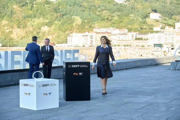 September 17, 2021, Madrid, Madrid, Spain: Penelope Cruz, Antonio Banderas, Oscar Martinez attended Official Competition Photocall during 69th San Sebastian International Film Festival at Kursaal Palace on September 17, 2021 in Donostia San Sebastian, Spain Madrid Spain - ZUMAg15_ 20210917_zaf_g15_312 Copyright: xJackxAbuinx