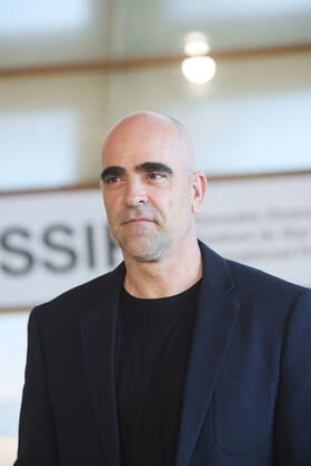 September 18, 2021, Madrid, Madrid, Spain: Luis Tosar attended Maixabel Photocall during 69th San Sebastian International Film Festival at Kursaal Palace on September 18, 2021 in Donostia San Sebastian, Spain Madrid Spain - ZUMAg15_ 20210918_zaf_g15_032 Copyright: xJackxAbuinx