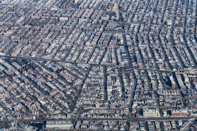 Aerial view of Brooklyn, New York, USA, 29.04.2016, Copyright: xLostxHorizonxImagesx aerial view,city living,packed like sardines,dense,city,united states of america,brooklyn,neighborhood,outdoors,urban,day,nobody,travel,new york,overpopulation,May 2016 Release,buildings,City Life,No People,Dense,USA,New York,New York City,Brooklyn,Aerial View,Symbol,Orthographic Symbol,Numeral,District,Housing Development,Neighborhood,City,Outdoors,Day,Urban Scene,Travel Ref:IS09AX4SM
