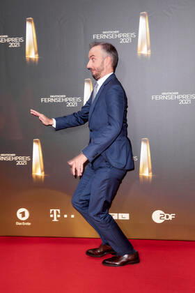 Der Deutsche Fernsehpreis 2021 Jan Böhmermann auf dem roten Teppich bei der Verleihung des Deutschen Fernsehpreises im Tanzbrunnen in Köln. Copyright: xEventpressxGolejewskix