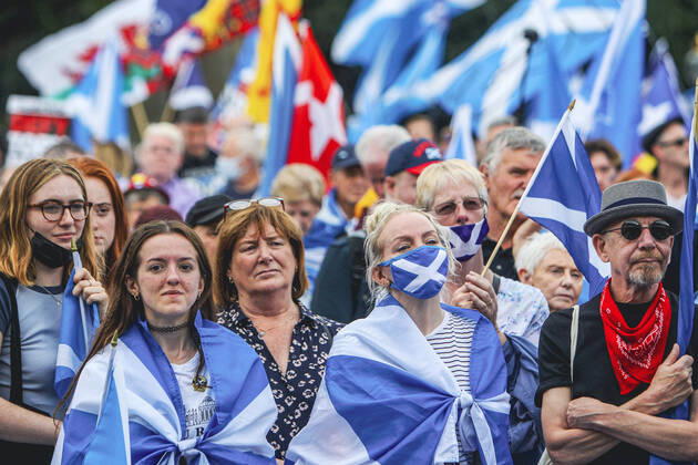 Bilder des Jahres 2021, News 09 September News Themen der Woche KW38 News Bilder des Tages Scottish Independence March Scottish independence supporters march through Edinburgh during an All Under One Banner march on September 25, 2021 in Edinburgh, Scotland. The aim of the organisers is to unify independent activists all over Scotland by organising marches and rallies, they have previously held major rallies in Edinburgh, Dumfries and Dundee. Edinburgh United Kingdom bootman-scottish210925_npxZ8 Copyright: xEwanxBootmanx
