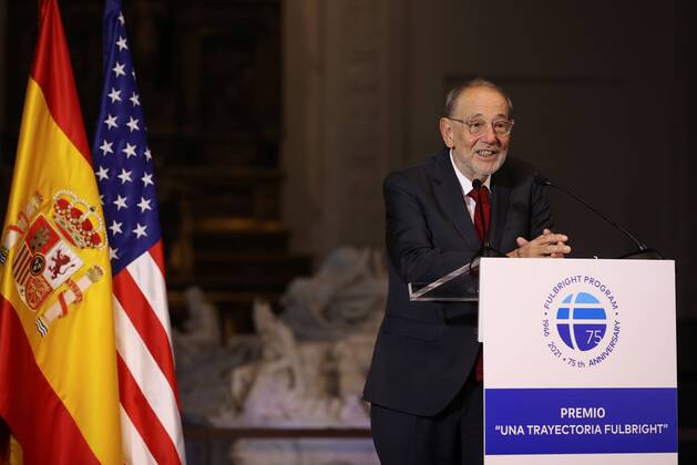 Former Spanish Minister Javier Solana delivers a speech after being awarded with the Premio a una Trayectoria Fulbright (lit. Fulbright Lifetime Achievement Award) during an act held at Chapel of San Ildefonso, in Alcala de Henares, Madrid, Spain, 01 October 2021. Spain s King Felipe VI grants to former Spanish Minister Javier Solana with the Fulbright Lifetime Achievement Award !ACHTUNG: NUR REDAKTIONELLE NUTZUNG!  Copyright: xJUANJOxMARTÍNx GRAF3123 20211001-733021666da16b2340470bbb0606de88afedb7c6