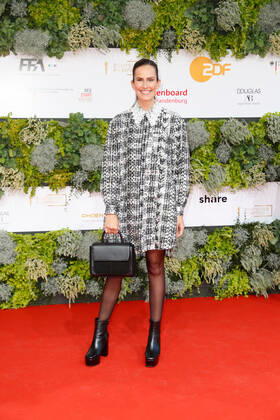 Deutscher Filmpreis 2021 Saralisa Volm auf dem roten Teppich bei der Verleihung der Lola - Deutscher Filmpreis 2021 im Palais am Funkturm in der Messe Berlin. Copyright: xEventpressxGolejewskix