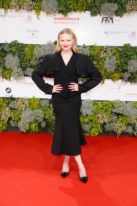 Deutscher Filmpreis 2021 Maria Dragus auf dem roten Teppich bei der Verleihung der Lola - Deutscher Filmpreis 2021 im Palais am Funkturm in der Messe Berlin. Copyright: xEventpressxGolejewskix