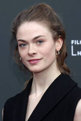 Pauline Renevier bei der Premiere des ARD-Fernsehfilms Das Weiße Haus am Rhein auf dem 29. Filmfest Hamburg 2021 im Cinemaxx Dammtor. Hamburg, 06.10.2021