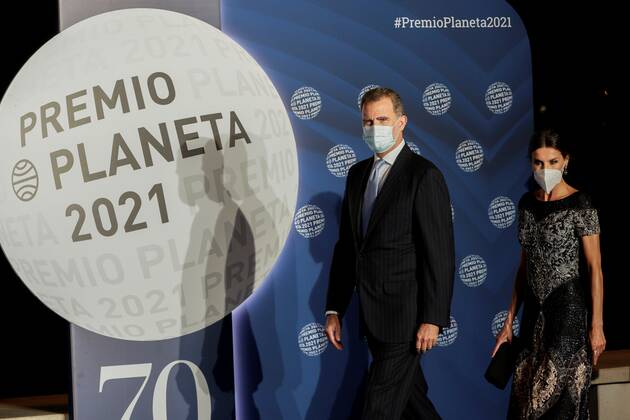 Spain s King Felipe VI (L) and Queen Letizia chair the 70th Planeta Literary Award ceremony in Barcelona, Spain, 15 October 2021. President of Grupo Planeta, Jose Creuheras, announced on 14 October that on occasion of the 70th edition of the award, the prize for the winner almost doubles and stands at one million euro, becoming the best rewarded literary award in the world. 70th Planeta Literary Award !ACHTUNG: NUR REDAKTIONELLE NUTZUNG!  Copyright: xQuiquexGarcíax GRAF3434 20211015-9d699c052322a52c1ee413a0f0f559ed15074367