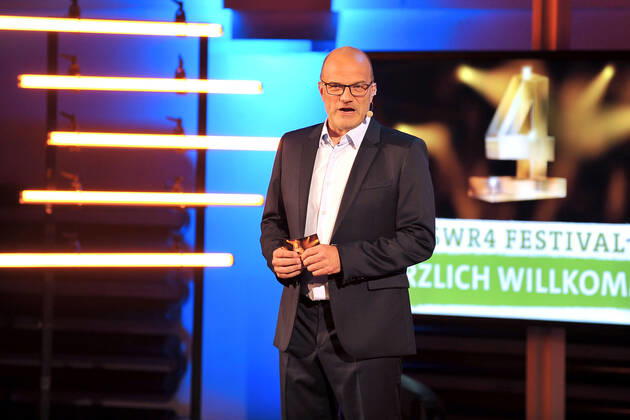 SWR 4: Gläserne 4 . Matthias Methner anläßlich der Verleihung der Gläserne 4 von SWR 4 am 16.10.2021 in der Phoenixhalle im Römerkastell Stuttgart. 20211016MWI10922
