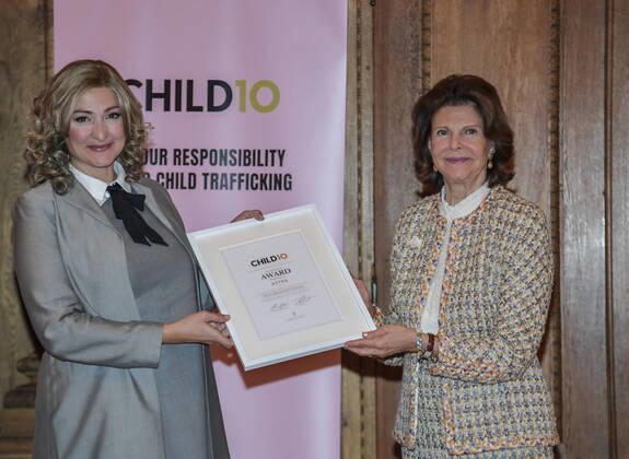 Marija Andjelkovic, CEO ASTRA, Serbia receives a diploma from Queen Silvia at the Child10 Prize at the Royal Palace in Stockholm, Sweden 18 October 2021 Photo by Anders Wiklund TT kod 10040 STOCKHOLM Sweden x10040x,  Copyright: xAndersxWiklund TTx QUEEN SILVIA CHILD10