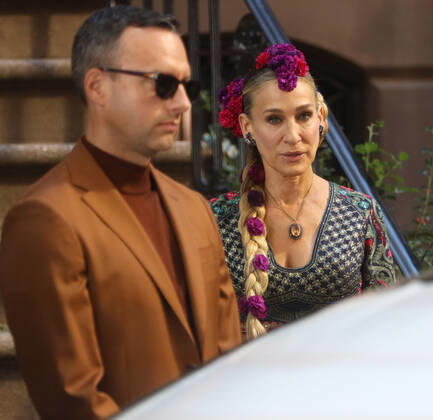 October 20, 2021.Sarah Jessica Parker, shooting on set of HBOMax Sex and the City reboot series And Just Like That in New York October 20, 2021 Copyright: xRWx