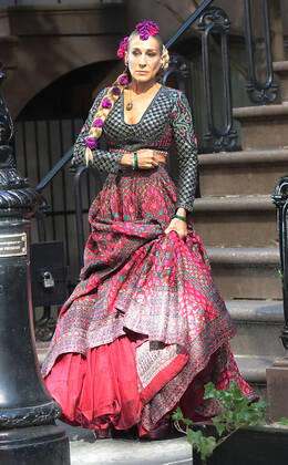 October 20, 2021. Sarah Jessica Parker, shooting on set of HBOMax Sex and the City reboot series And Just Like That in New York October 20, 2021 Copyright: xRWx