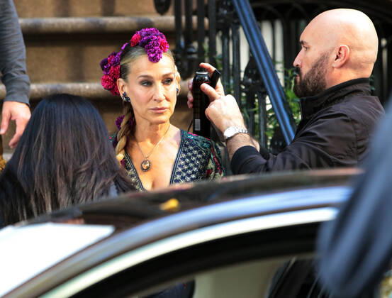 October 20, 2021. Sarah Jessica Parker, shooting on set of HBOMax Sex and the City reboot series And Just Like That in New York October 20, 2021 Copyright: xRWx