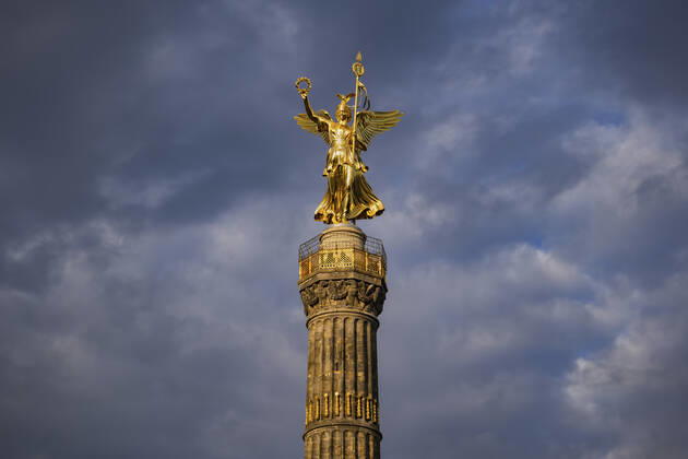 Germany, Berlin, Victory Column standing against cloudy sky ABOF00748