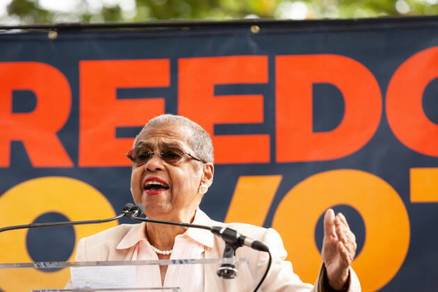 3-day relay for voting rights ends with rally at US Capitol Eleanor Holmes Norton, DC s non-voting delegate to Congress, speaks during a rally at the end of a relay for voting rights at the US Capitol. Protesters began the relay in West Virginia and walked or biked for the 3 days to the US Capitol. Protesters are demanding that Congress pass legislation protecting the right to vote for all Americans. Washington District of Columbia United States Copyright: xAllisonxBaileyx bailey-3dayrela211023_npdZZ
