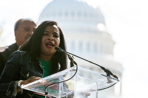 3-day relay for voting rights ends with rally at US Capitol Arndrea Waters King speaks during a rally at the end of a relay for voting rights at the US Capitol. Protesters began the relay in West Virginia and walked or biked for the 3 days to the US Capitol. Protesters are demanding that Congress pass legislation protecting the right to vote for all Americans. Washington District of Columbia United States Copyright: xAllisonxBaileyx bailey-3dayrela211023_npRO9