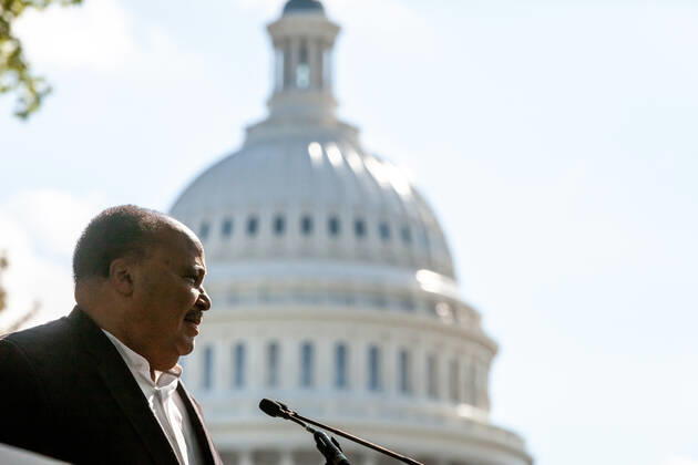 3-day relay for voting rights ends with rally at US Capitol Martin Luther King III speaks during a rally at the end of a relay for voting rights at the US Capitol. Protesters began the relay in West Virginia and walked or biked for the 3 days to the US Capitol. Protesters are demanding that Congress pass legislation protecting the right to vote for all Americans. Washington District of Columbia United States Copyright: xAllisonxBaileyx bailey-3dayrela211023_npNMq