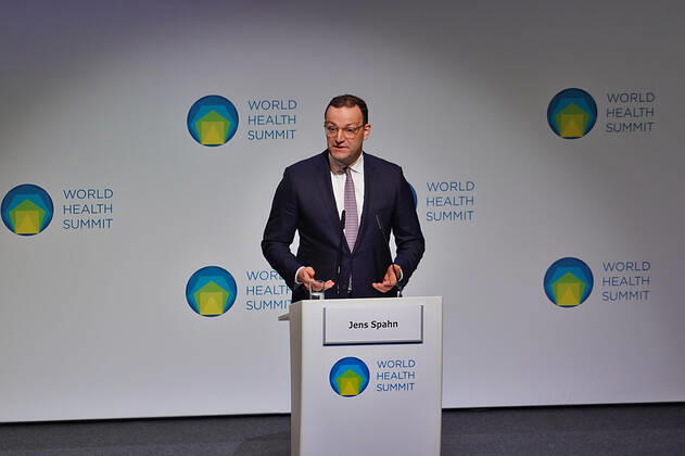 Bundesgesundheitsminister Jens Spahn auf der internationalen Gesundheitskonferenz World Health Summit Bundesgesundheitsminister Jens Spahn bei der Eröffnung der internationalen Gesundheitskonferenz World Health Summit Berlin Berlin GER