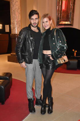 Wolke Hegenbarth mit Partner Oliver Vaid bei der Eröffnung des neuen Restaurants Chiaro im Hotel de Rome. Berlin, 24.10.2021