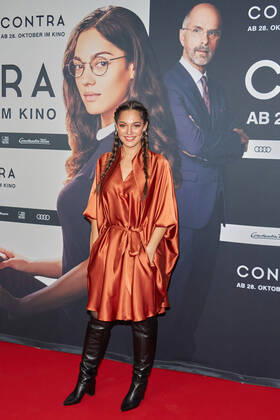 Nilam Farooq - Filmpremiere Contra im Zoo Palast Berlin am 27.10.2021. Berlin Premiere Contra