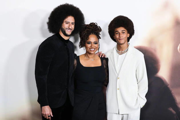 Bilder des Jahres 2021, Entertainment 10 Oktober Entertainment Themen der Woche KW43 Los Angeles Premiere Of Netflix s Colin In Black And White American civil rights activist and former football quarterback Colin Kaepernick, filmmaker Ava DuVernay and actor Jaden Michael arrive at the Los Angeles Premiere Of Netflix s Colin In Black And White held at the Academy Museum of Motion Pictures on October 28, 2021 in Los Angeles, California, United States. Los Angeles California United States  Copyright: xImagexPressxAgencyx collin-losangel211028_npzrD