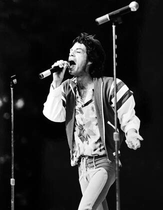 The Rolling Stones frontman Mick Jagger shows off his infamous pout during a gig at Roundhay Park, Leeds, England. , Mick Jagger Roundhay Park, Leeds, UK, Ref:VM SHO Mick Jagger singing.jpg, Mick Jagger, The Rolling Stones, gig, Roundhay Park, Leeds, Live at Leeds, UK Copyright: xVarleyxMediax