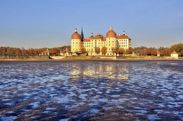Das Schloss Moritzburg. Moritzburg, 30.10.2021
