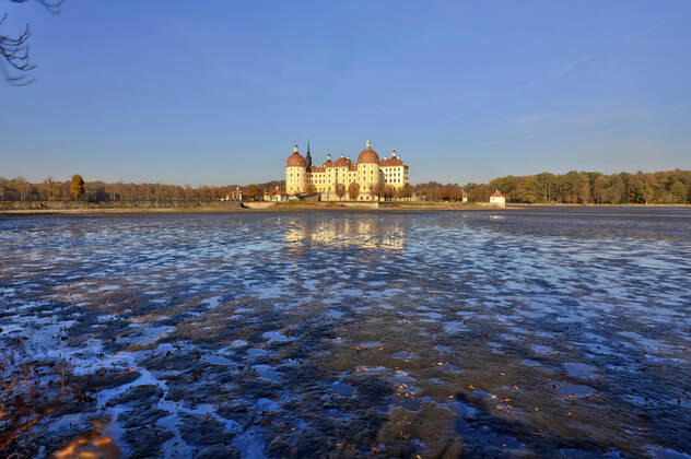 Das Schloss Moritzburg. Moritzburg, 30.10.2021