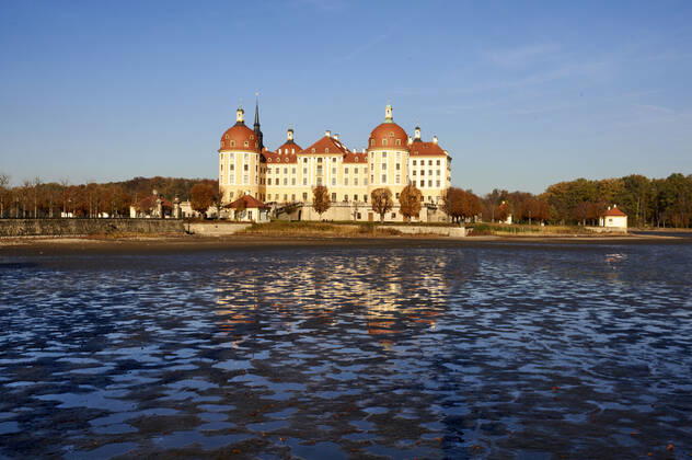 Das Schloss Moritzburg. Moritzburg, 30.10.2021