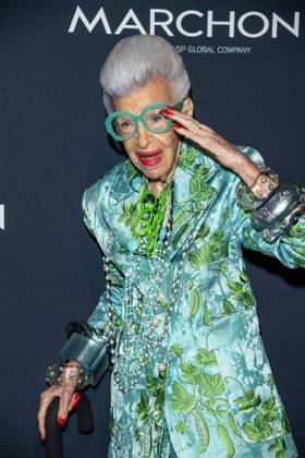 IMAGO ICONS: Iris Apfel November 2, 2021, New York, United States: Iris Apfel attends the 2021 ACE Awards at Cipriani 42nd Street in New York City. New York United States - ZUMAs197 20211102_zaa_s197_549 Copyright: xRonxAdarx