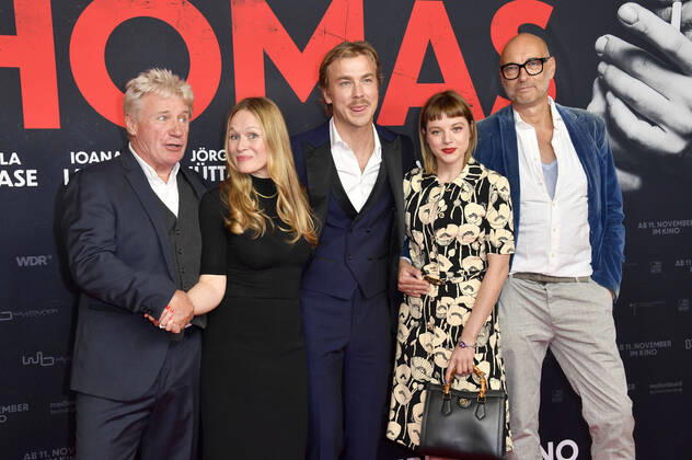 Jörg Schüttauf, Anja Schneider, Albrecht Schuch, Jella Haase und Andreas Kleinert bei der Premiere des Kinofilms Lieber Thomas im Kino International. Berlin, 03.11.2021