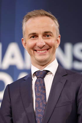 Jan Böhmermann bei der Verleihung des Hanns-Joachim-Friedrichs-Preises 2021 im WDR Funkhaus. Köln, 04.11.2021