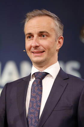 Jan Böhmermann bei der Verleihung des Hanns-Joachim-Friedrichs-Preises 2021 im WDR Funkhaus. Köln, 04.11.2021