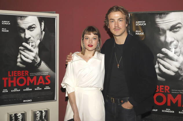 Jella Haase und Albrecht Schuch bei der Preview des Kinofilms Lieber Thomas im Zeise Kino. Hamburg, 10.11.2021