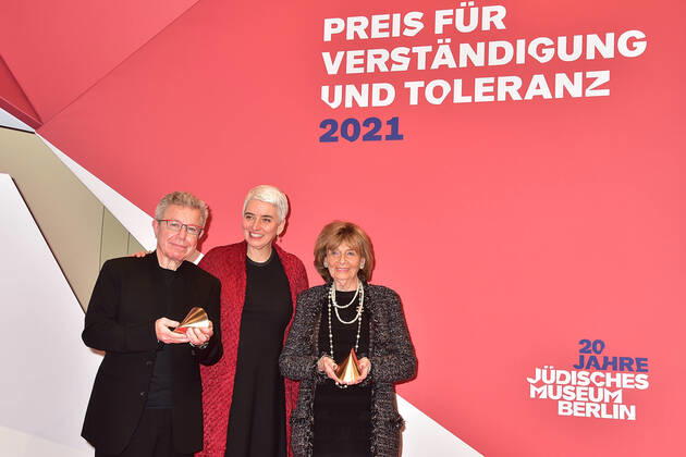Bilder des Jahres 2021, Entertainment 11 November Entertainment Themen der Woche KW45 20. Preis für Verständigung und Toleranz im Jüdischen Museum Berlin 20.Preis für Verständigung und Toleranz Daniel Liebeskind, Hetty Berg (Direkterin Jüdisches Museum) Charlotte Knobloch, Preisträger 2021 Jüdischen Museum zum 20. Preis für Verständigung und Toleranz 2021 in Berlin am 13.11.2021