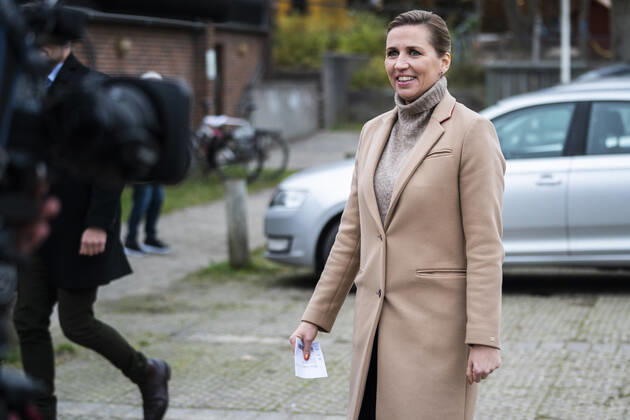 Statsminister Mette Frederiksen (S) stemmer i Hareskov tirsdag den 16. november 2021. Den 16. november er der kommunalvalg og regionsraadsvalg i Danmark. , Copenhagen Denmark Copyright: MartinxSylvestx cop114 spdk20211116-110815-L
