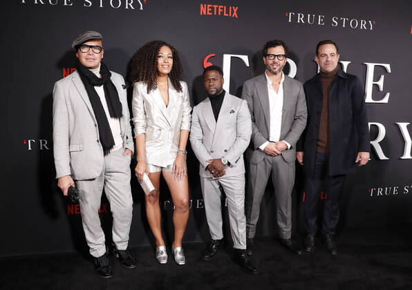 Bilder des Jahres 2021, Entertainment 11 November Entertainment Themen der Woche KW46 Entertainment Bilder des Tages Billy Zane, Tawny Newsome, Kevin Hart, Eric Newman and Paul Adelstein arrive on the red carpet the Netflix s True Story New York Screening at the Whitby Hotel on Thursday, November 18, 2021 in New York City.  NYP20211118119 JohnxAngelillo