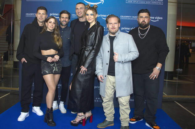 Bilder des Jahres 2021, Entertainment 11 November Entertainment Themen der Woche KW47 Entertainment Bilder des Tages Andreas Ferber, Vanessa Mai, Tom Beck, Wladimir Klitschko, Stefanie Giesinger, Axel Stein und Summer Cem bei der Premiere der Amazon-Serie Celebrity Hunted im Zoo Palast. Berlin, 25.11.2021