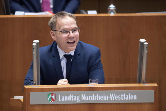 Dr. Christian BLEX, AfD-Fraktion, bei seiner Rede Debatte zum Thema: ,,Gesetz ueber die Feststellung des Haushaltsplans des Landes Nordrhein-Westfalen fuer das Haushaltsjahr 2022 (Haushaltsgesetz 2022),, 151. Sitzung des Landtags Nordrhein-Westfalen, im Landtag Nordrhein-Westfalen NRW, Duesseldorf am 24.11.2021,