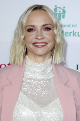 Janin Ullmann bei der 10. Verleihung des EMOTION Award 2021 im Curio Haus. Hamburg, 26.11.2021