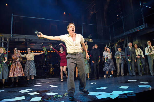 Bilder des Jahres 2021, Entertainment 11 November Entertainment Themen der Woche KW47 Entertainment Bilder des Tages Der Cast bei der Ku™damm 56 - Das Musical Premiere im Stage Theater des Westens in Berlin am 28.11.2021