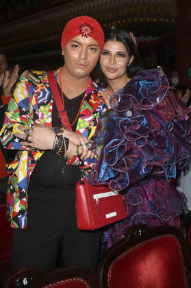Julian F.M. Stoeckel und Micaela Schäfer bei der Premiere des Musicals Ku damm 56 - Das Musical im Stage Theater des Westens. Berlin, 28.11.2021